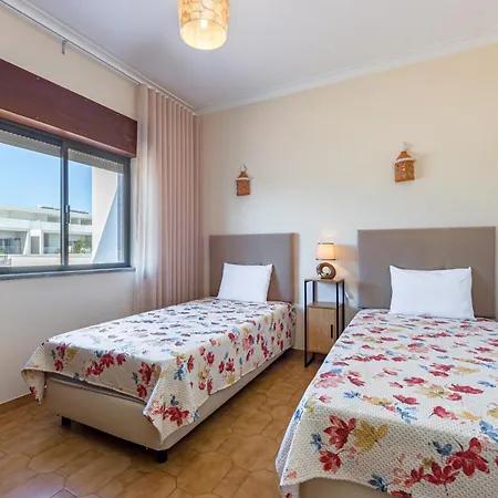 Apartment Seaside Charm In Gale - 2 Bedroom W Big Terrace