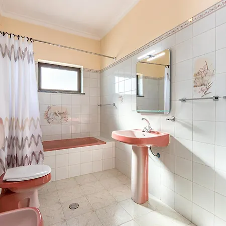 Seaside Charm In Gale - 2 Bedroom W Big Terrace