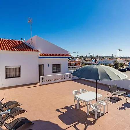 Apartment Seaside Charm In Gale - 2 Bedroom W Big Terrace