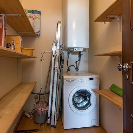 Seaside Charm In Gale - 2 Bedroom W Big Terrace アパート *